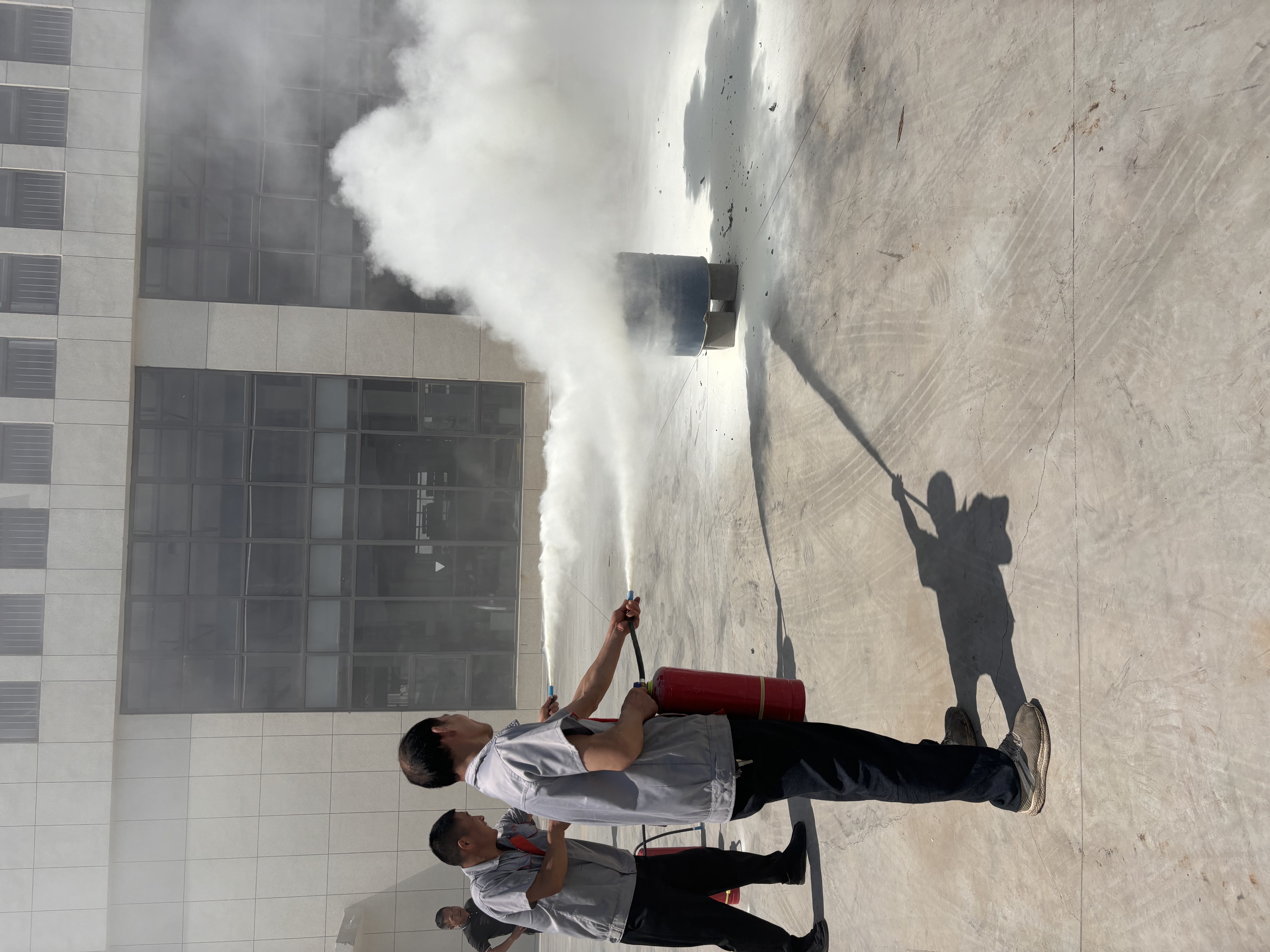 無(wú)錫太行木業(yè)：以練筑防，安全先行 —— 成功舉辦全員消防安全實(shí)戰(zhàn)演練